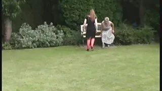 Tvirta mergina dulki ...