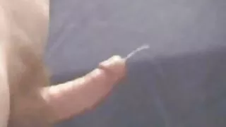 Gražuolė atsiklaupė  ...