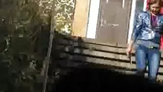 Ant lovos mergina ko ...