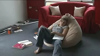 Gražus juodaplaukis  ...