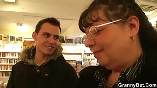 Jauna kurtizanė čiul ...