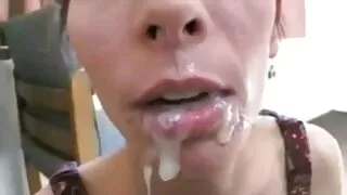 Vaikinas su liesu va ...