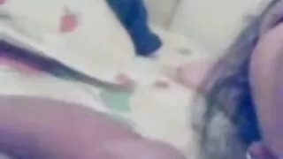 Įdegusi mergina sura ...