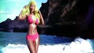 Blondinė su akiniais ...
