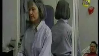Apkūni blondinė laiž ...