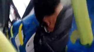 Nuoga moteris sutiko ...
