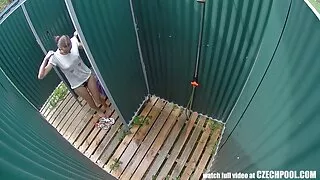 Slutty užšoka ant di ...
