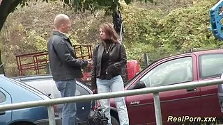 Jauna blondinė atsis ...