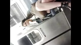 Šlapia jauna panelė  ...