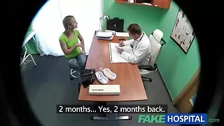 Gražus palydovas sėd ...